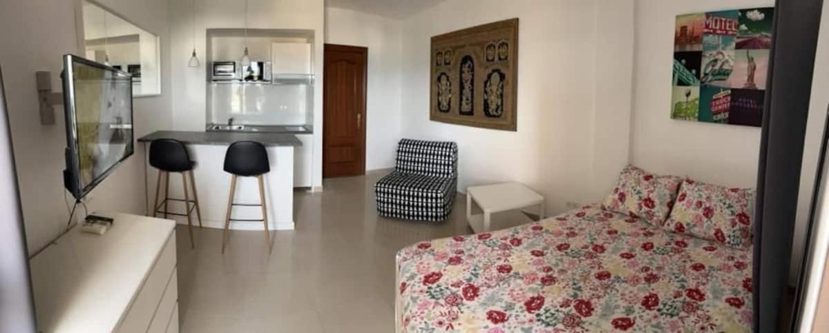 Apartment In Torremolinos Close To Beach 외부 사진